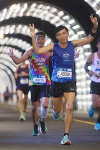 BIB: 40475, 202, 40319
                            <button type="button" onclick="openModal(20147377)" class="btn btn-primary btn-sm float-right btn-popup" data-toggle="modal" data-target=".modal-high-quality">
                        <i class="fas fa-shopping-cart"></i> Add to Cart
                    </button>
                                            <button type="button" onclick="isThisMe(20147377, true)" class="btn btn-success btn-sm float-right btn-popup btn-isme hidden" data-toggle="tooltip" data-placement="bottom" title="นี่คือรูปของคุณใช่ไหม คลิกที่นี่เพื่อเอาเข้าอัลบั้ม">
                        <i class="fas fa-plus"></i> Add to album
                    </button>
                    <button type="button" onclick="isThisMe(20147377, false)" class="btn btn-warning btn-sm float-right btn-popup btn-isnotme hidden">
                        <i class="fas fa-ban"></i> Remove from album
                    </button>